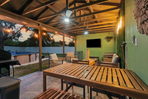 Outdoor dining