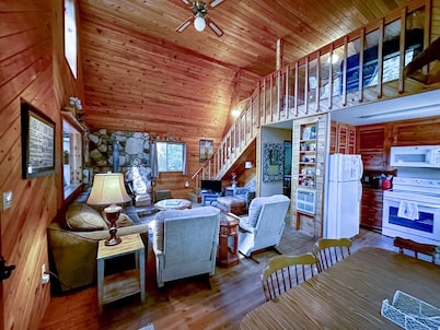 Sabala Cabin near Bandon Golf & Mnt Bike Trails