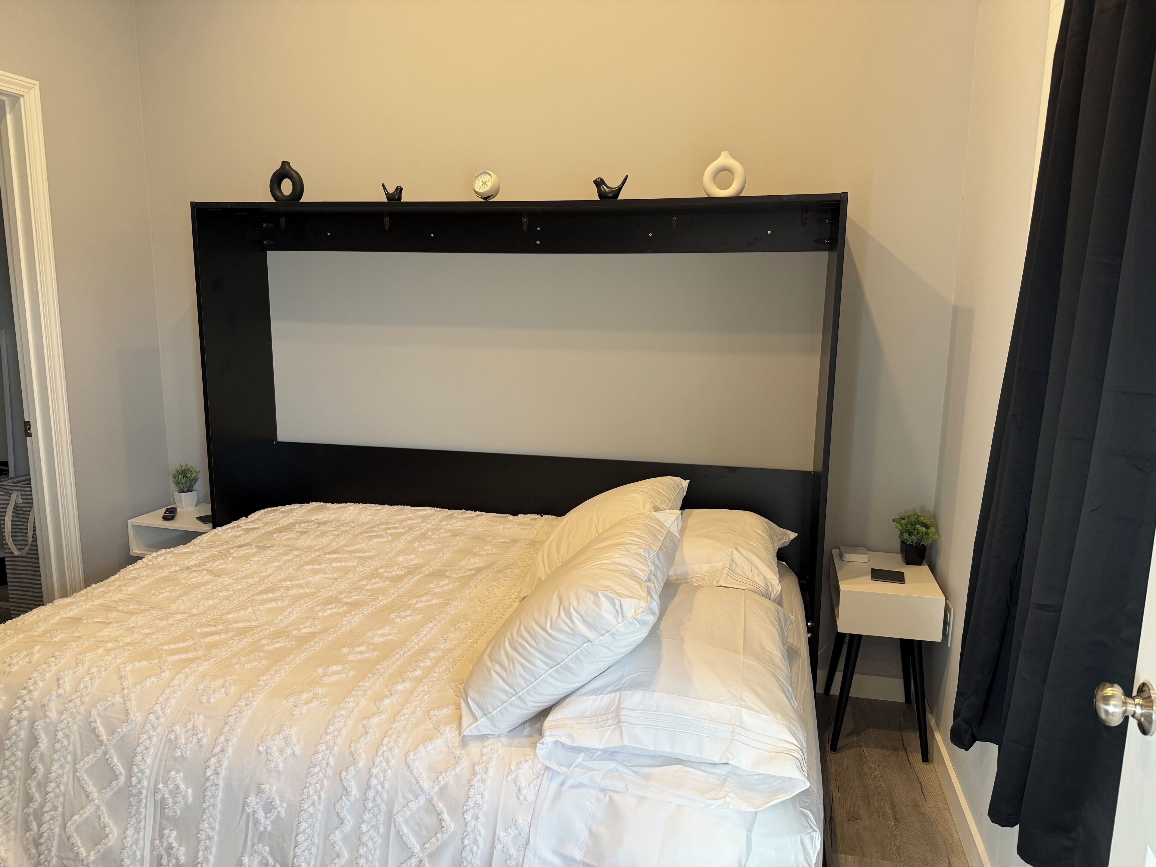 2 habitaciones, escritorio, tabla de planchar con plancha y wifi gratis 