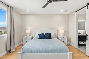 8 bedrooms, desk, iron/ironing board, free WiFi