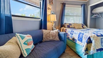 4 bedrooms, desk, iron/ironing board, free WiFi