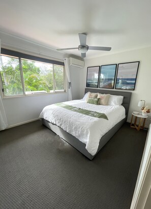 2 bedrooms, desk, iron/ironing board, free WiFi