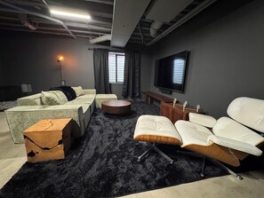 Living area - Modern spacious 313 Dwelling! 3 bedroom - 3 levels (Detroit)