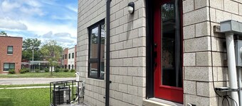 Modern spacious 313 Dwelling! 3 bedroom - 3 levels