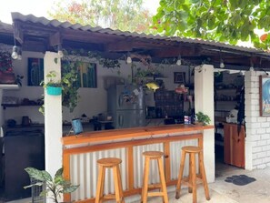 Tempat makan luar