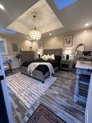 4 bedrooms, bed sheets