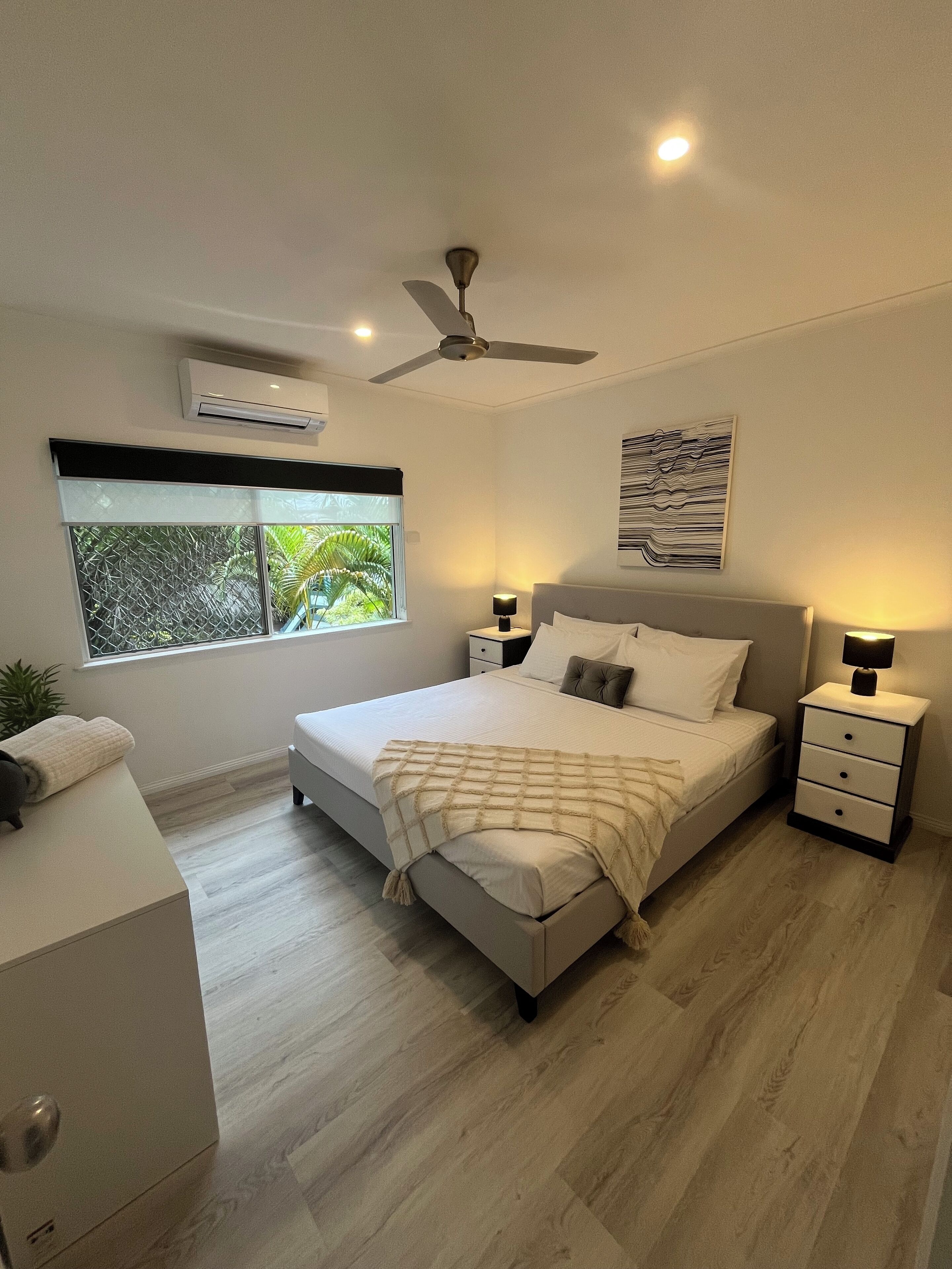 2 bedrooms, iron/ironing board, WiFi (free), bed sheets