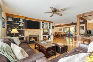 House (4 Bedrooms) | Interior - Lodge Trails, Hot Tub, Walk to Cornet Bay (Oak Harbor)