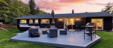 House (4 Bedrooms) | Front of property
