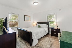 2 chambres, fer et planche à repasser, Wi-Fi, draps fournis