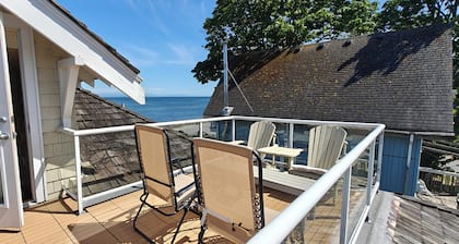 Waterfront Maple Beach House available as 1, 2 or 3 Bed with 3 Ensuite Baths