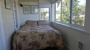3 chambres, fer et planche à repasser, Wi-Fi, draps fournis