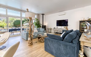 TV connectée, cheminée