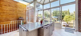 Beautiful home in Sens with WiFi