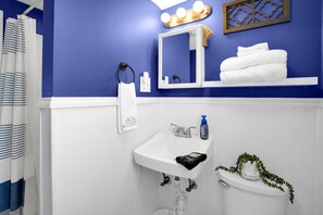 Handtücher, Seife, Toilettenpapier
