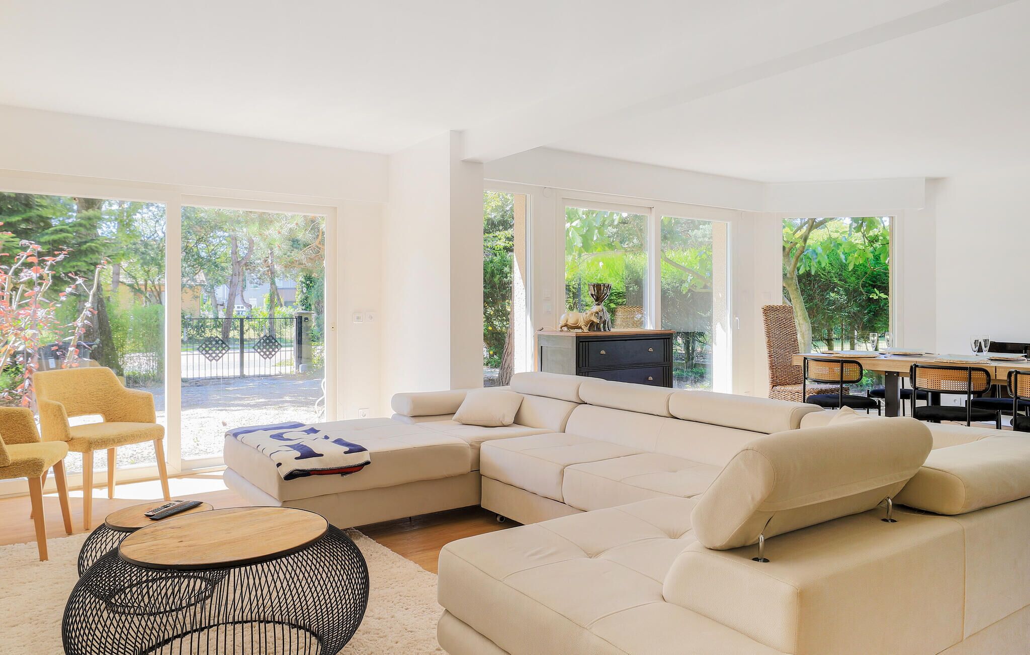 Télévision, table de tennis de table