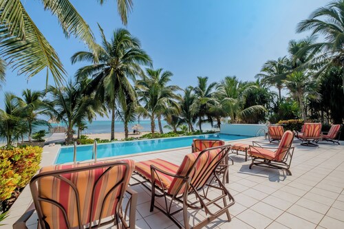 Villa Turquesa Luxe Beachfront Living with Stunning Ocean Views