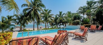 Villa Turquesa Luxe Beachfront Living with Stunning Ocean Views
