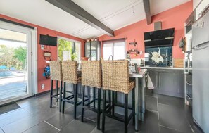 Fridge, microwave, oven, dishwasher - Maison proche Alpilles (Arles)
