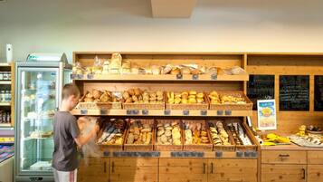 Mobile Home | Dining