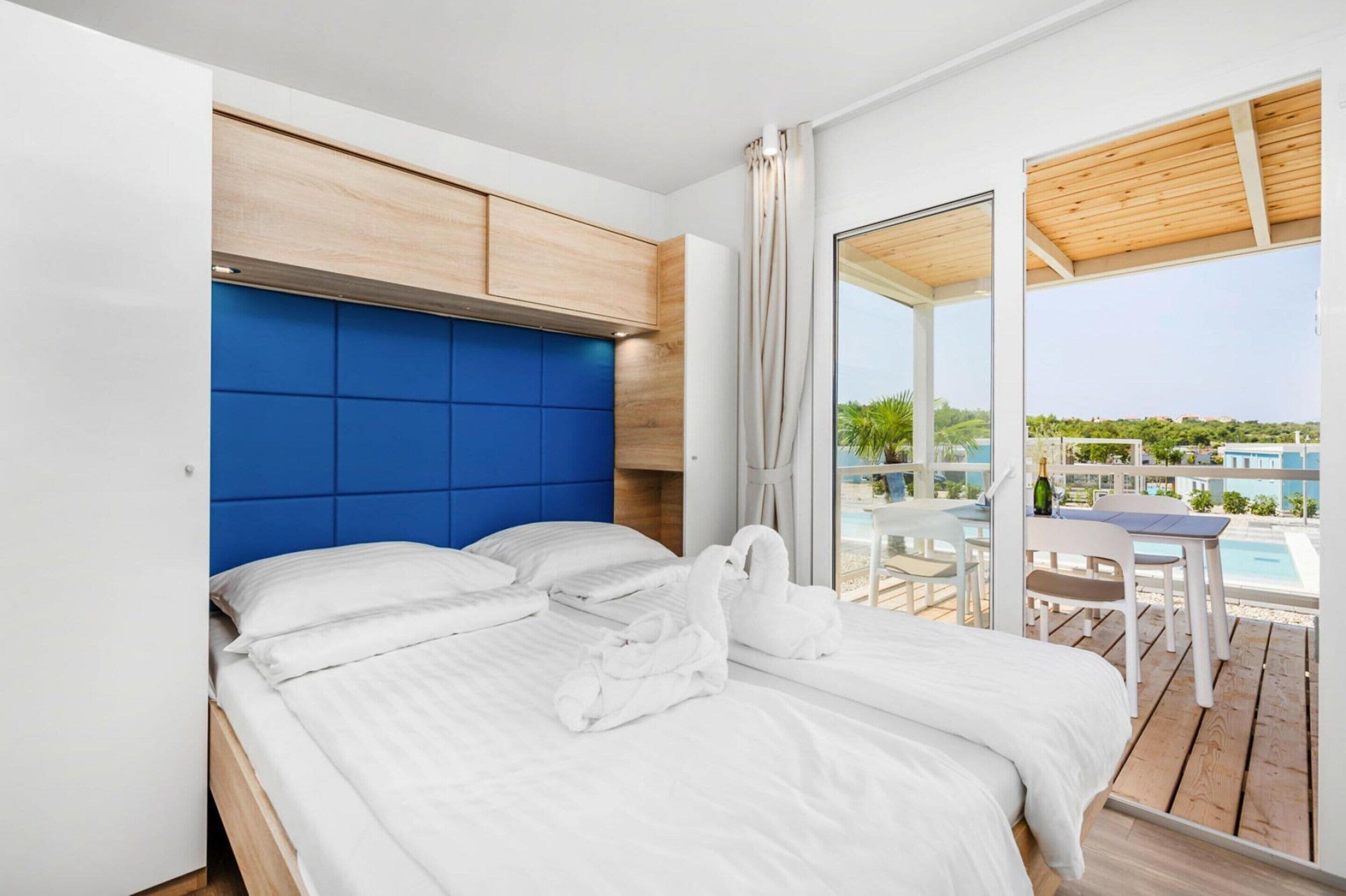 Mobile Home | 2 bedrooms, individually furnished