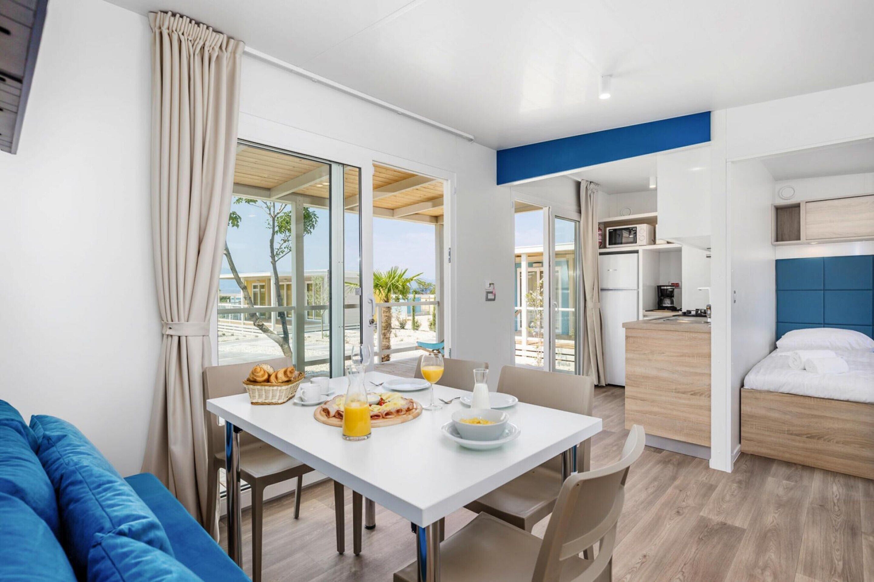 Mobile Home | Living room