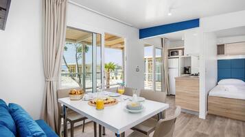 Mobile Home | Living room