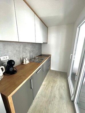 Mobile Home | Private kitchen