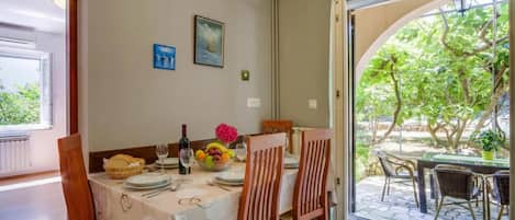 패밀리 아파트, 침실 여러 개 (Secret Garden Apartment Mali Lošinj) | 다이닝
