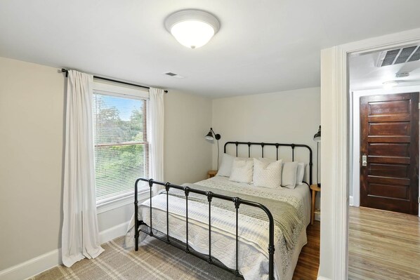 3 habitaciones, tabla de planchar con plancha y wifi gratis 