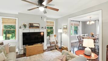 Smart TV, DVD player