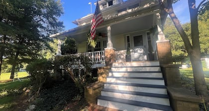 Welcome to Badby Wood Farmhouse. 3BR/2.5 Bath in the heart of Fauquier County.