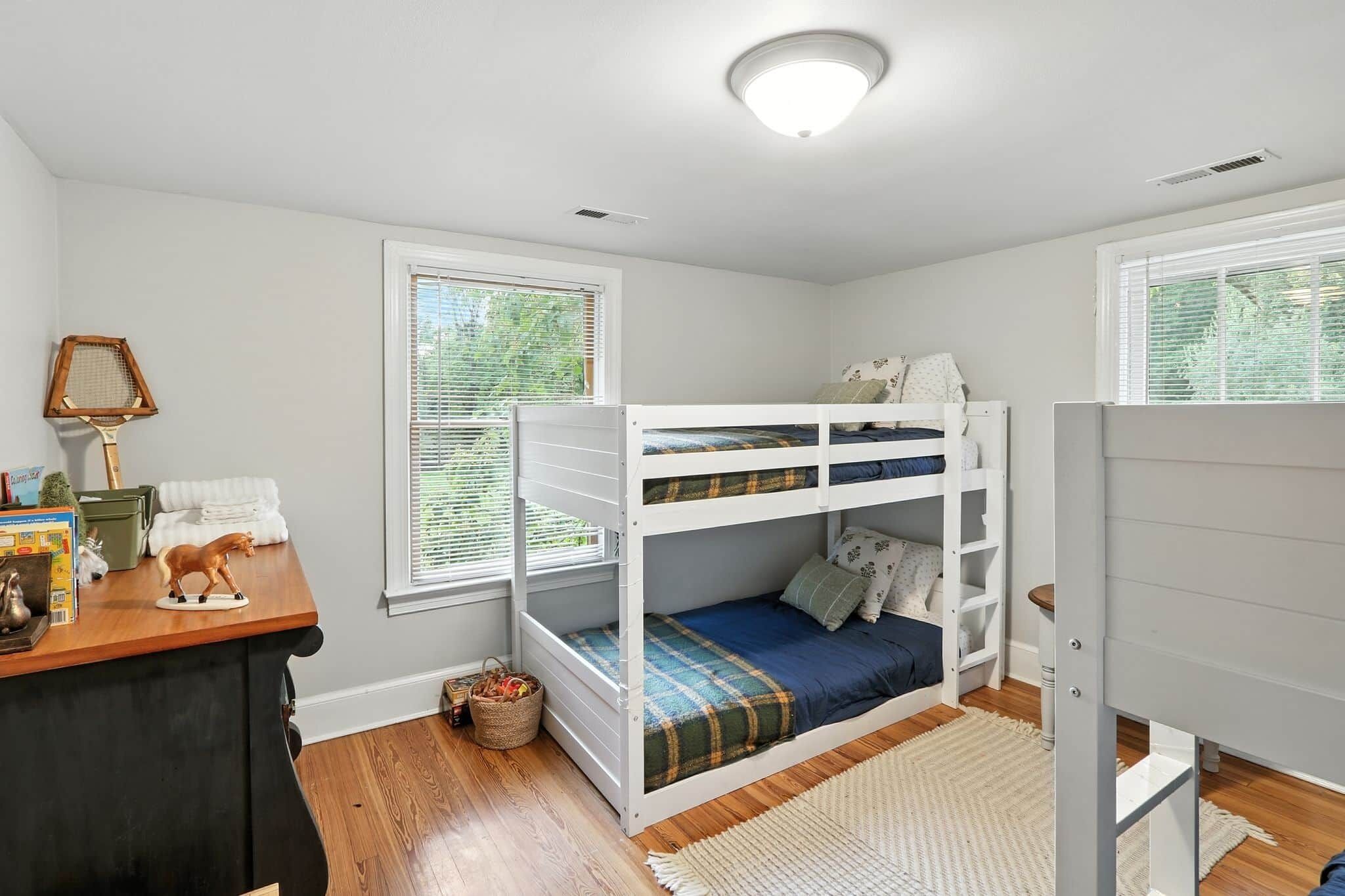 3 habitaciones, tabla de planchar con plancha y wifi gratis 