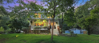 Welcome to Badby Wood Farmhouse.  3BR/2.5 Bath in the heart of Fauquier County.