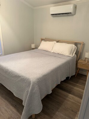 WiFi, bed sheets