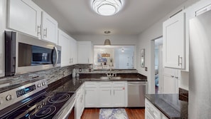 Condo, Multiple Beds, Balcony, Garden View (Colony Club C5) | Private kitchen | Fridge, microwave, oven, stovetop