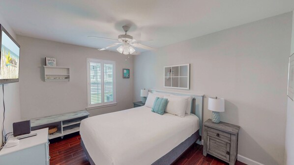 Condo, Multiple Beds, Balcony, Garden View (Colony Club C5) | 3 bedrooms, individually decorated, individually furnished, bed sheets