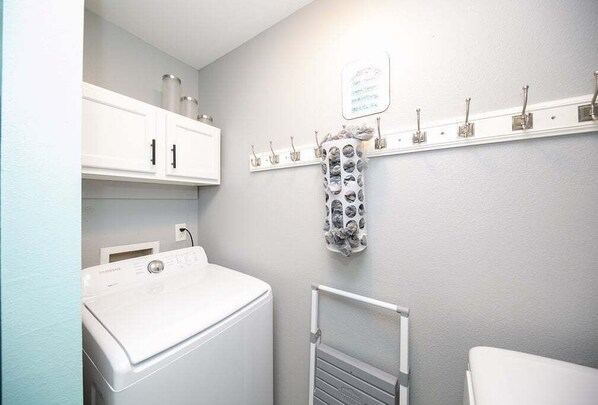 Condo, Multiple Beds, Balcony, Garden View (Colony Club C5) | Laundry