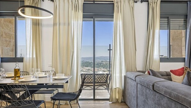 TV - Prime Jerusalem Luxury Apartment (Jerusalem)