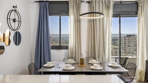 Dining - Prime Jerusalem Luxury Apartment (Jerusalem)