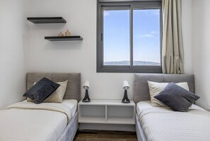 2 makuuhuonetta, silitysrauta/-lauta, vauvan matkasänky, Wi-Fi