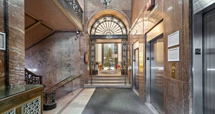 New Downtown MTL Old port 2 BR 2 BA + Parking