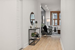 TV - Luxury Central Old Port MTL Apt - Notre-Dame (Montréal)