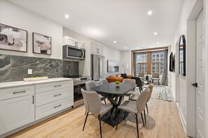 Interior - Luxury Central Old Port MTL Apt - Notre-Dame (Montreal)