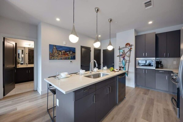 Fridge, microwave, oven, stovetop
