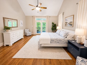 3 bedrooms, iron/ironing board, travel crib, free WiFi