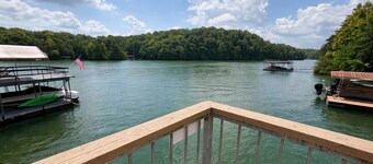 New! Slice of Paradise on Lake Lanier