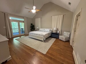 3 bedrooms, iron/ironing board, travel crib, free WiFi