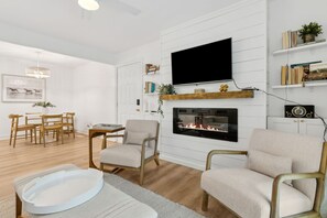 Télévision, cheminée