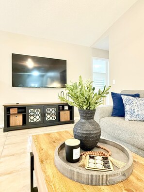 Smart TV, table tennis, books